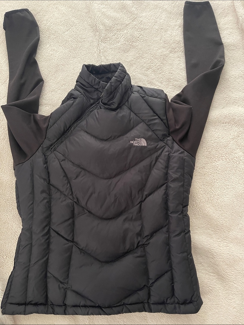 The North Face Women's Black Quilted Hybrid Jacket s/p